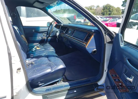 1994 Lincoln Town Car Signature/Tournament from USA, damaged, VIN 1LNLM82W2RY657006